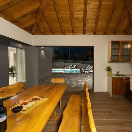 Villa Danica With Pool *