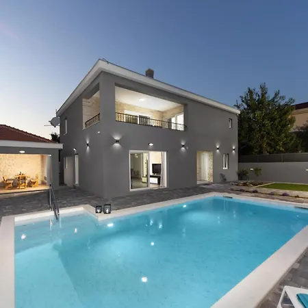 Danica With Pool Villa Bibinje