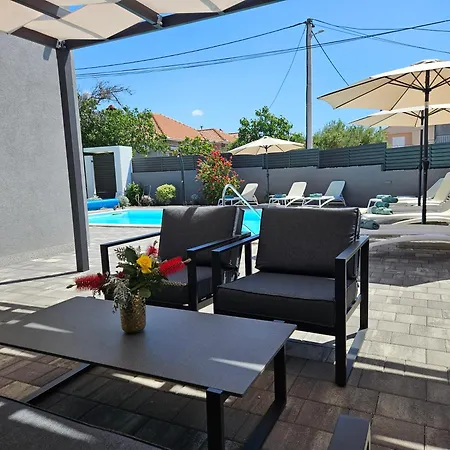 Villa Danica With Pool *