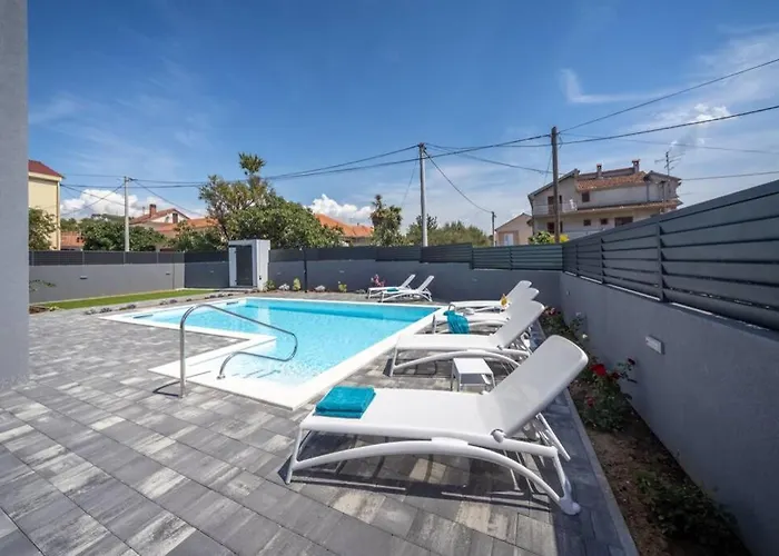 Vila Danica With Pool Bibinje