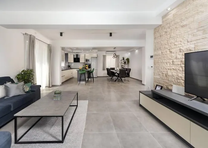 Danica With Pool * Bibinje