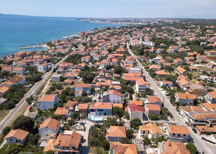 Vila Danica With Pool *