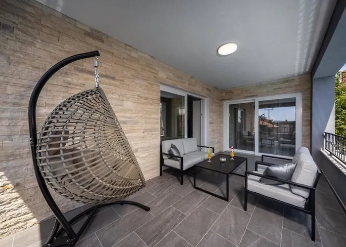 Vila Danica With Pool