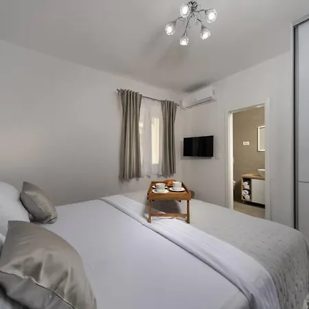 Villa Danica With Pool Bibinje