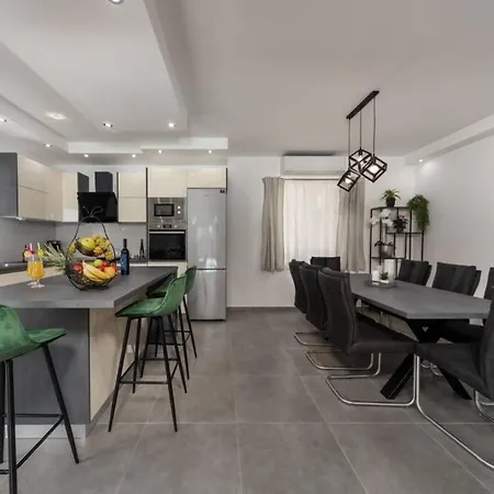 Villa Danica With Pool *