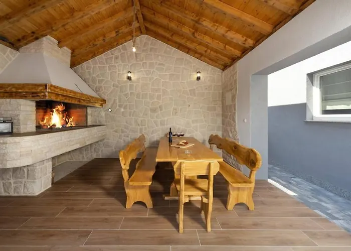 Danica With Pool Вилла *