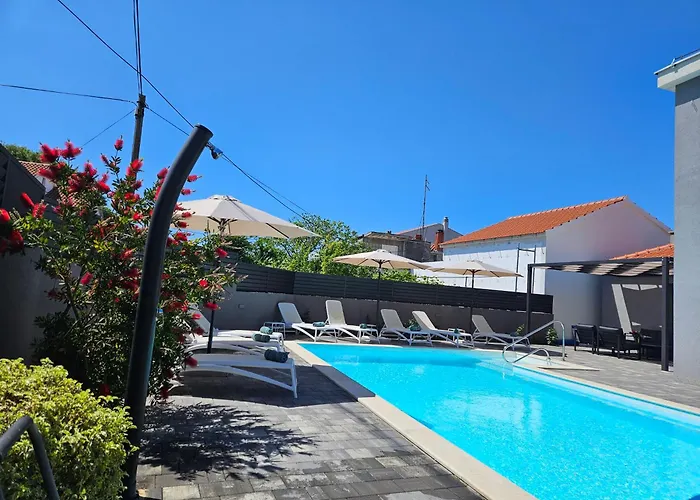 Danica With Pool Вилла